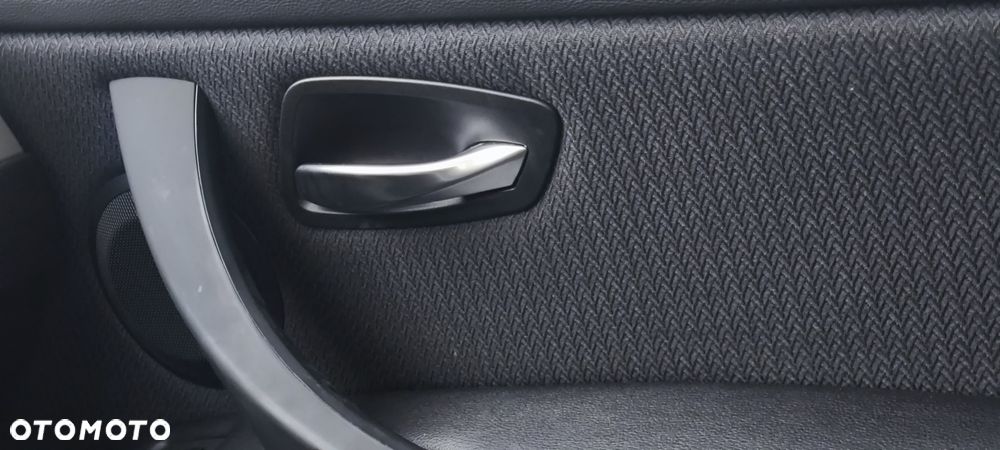 BMW Seria 3 320d - 29