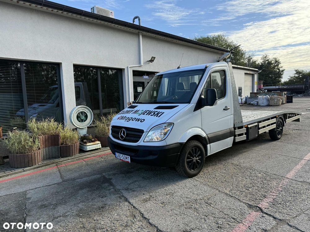 Mercedes-Benz Sprinter - 2