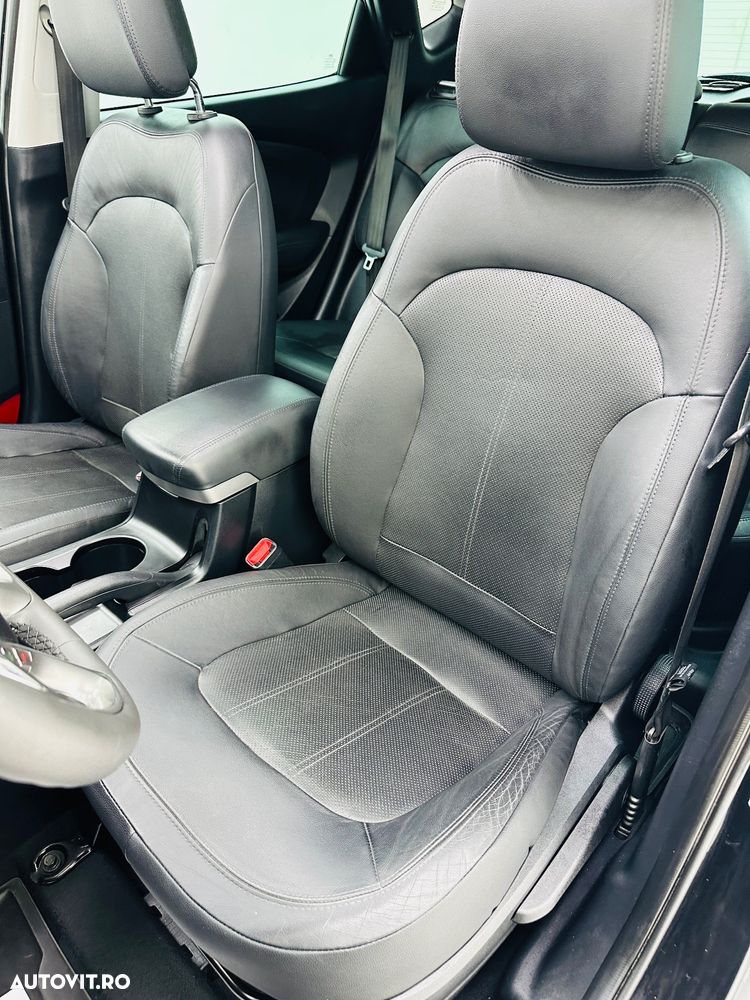 Hyundai ix35 1.6 2WD Fifa World Cup Edition - 10