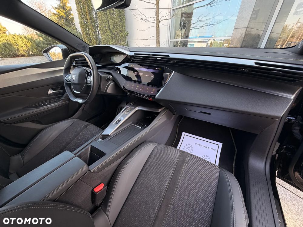 Peugeot 308 180 e-EAT8 GT - 28