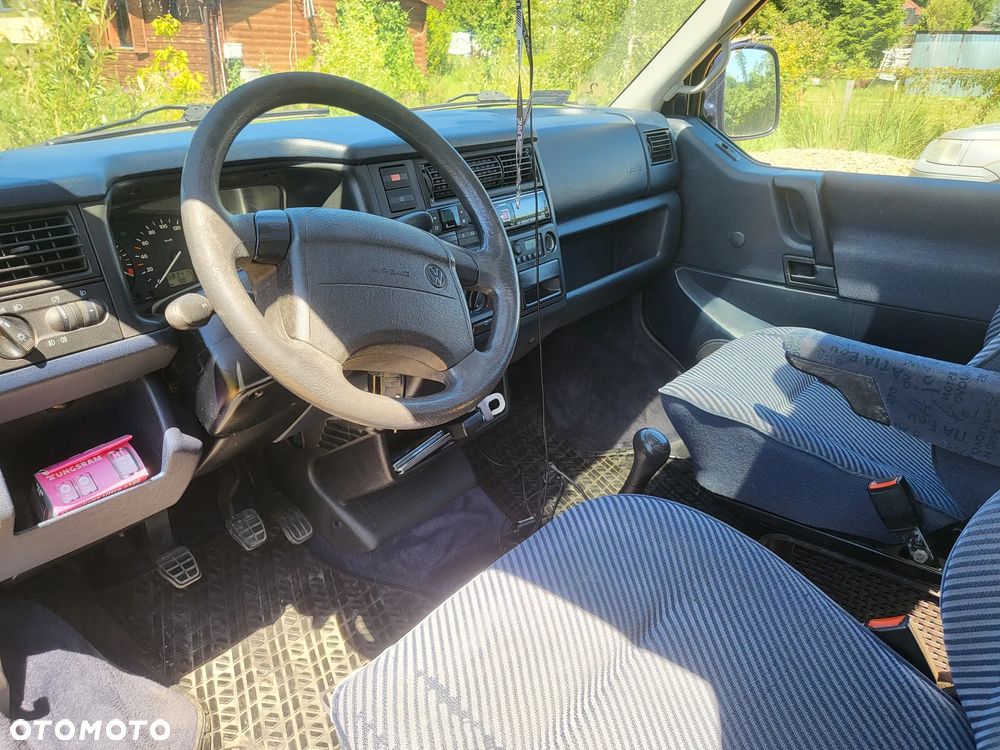 Volkswagen Caravelle GL - 11