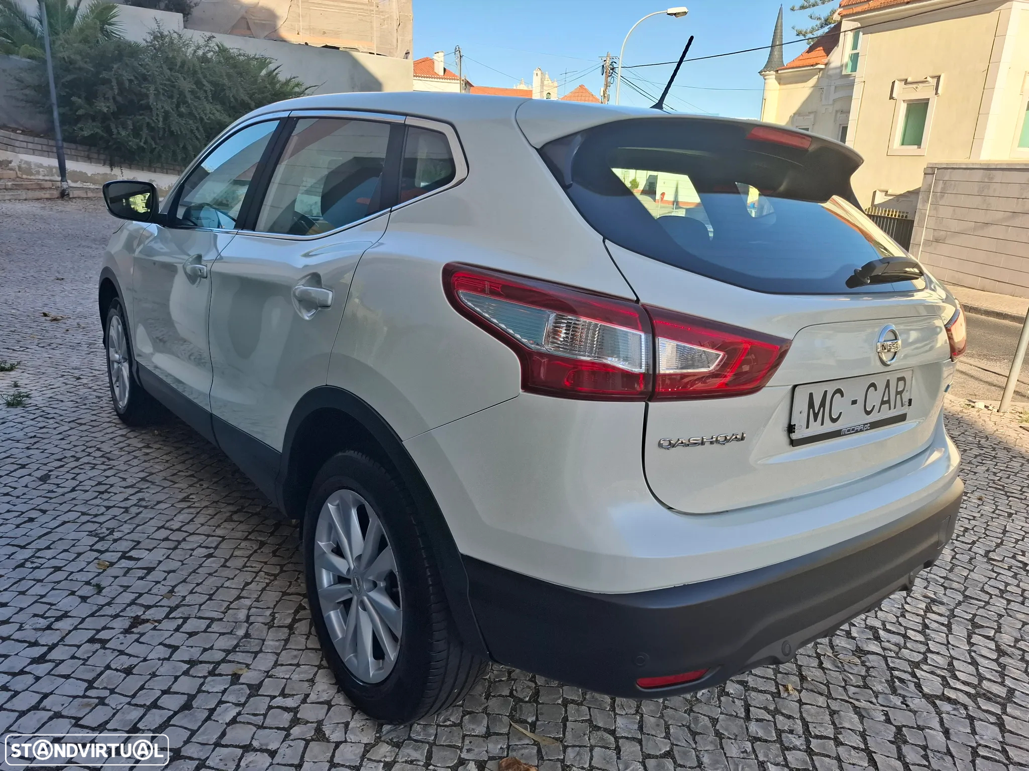 Nissan Qashqai 1.5 dCi N-Connecta - 4