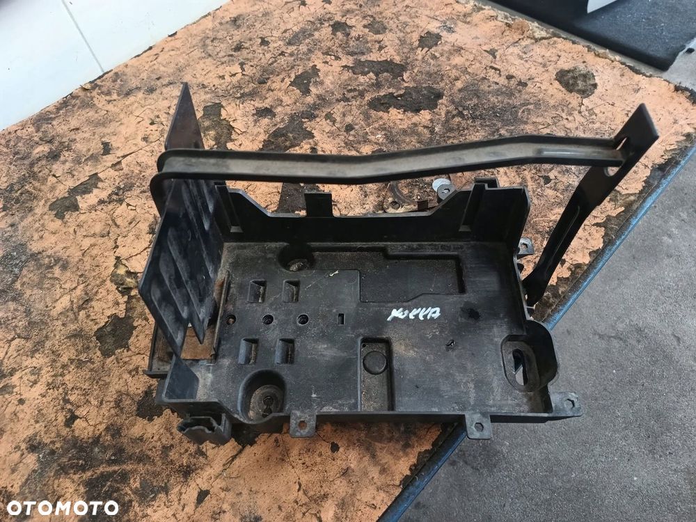 OPEL MOKKA PODSTAWA AKUMULATORA 95933269 - 1