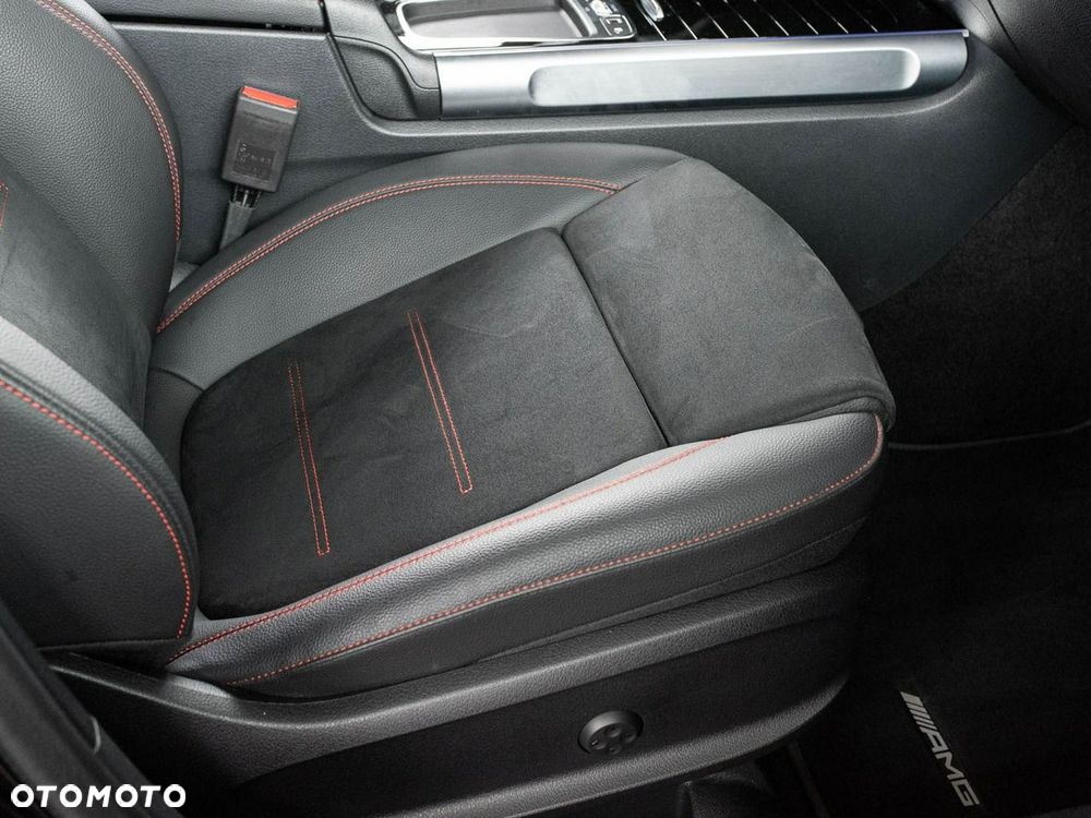 Mercedes-Benz GLB 200 d 4-Matic 8G-DCT - 32
