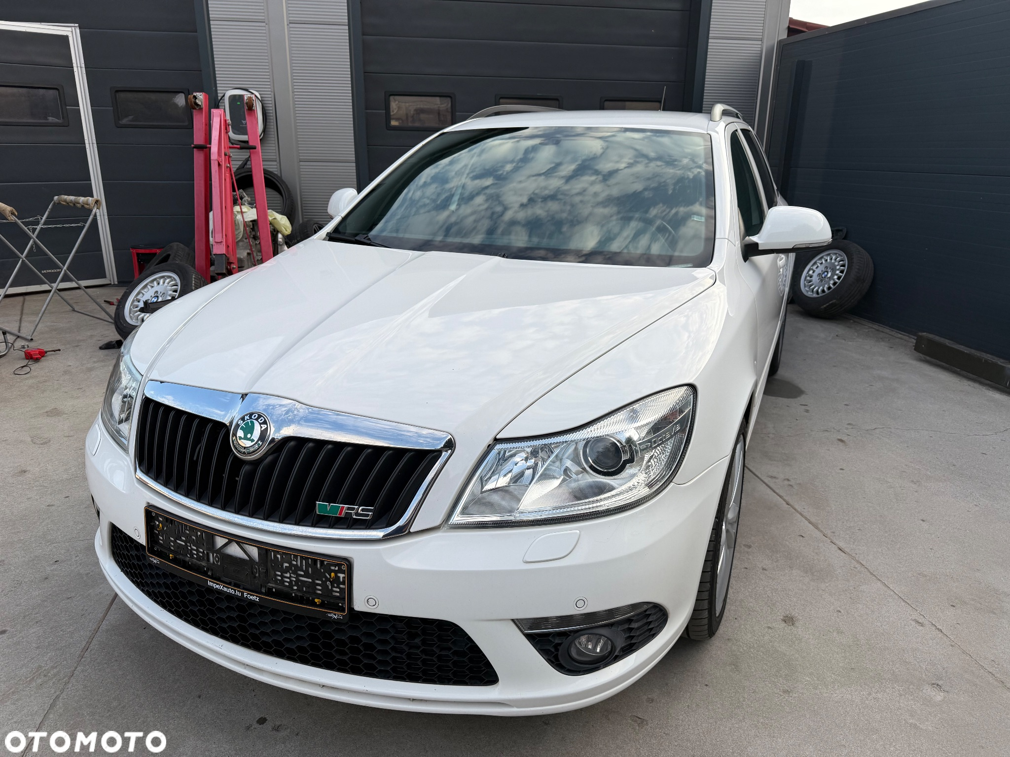 Skoda Octavia Combi 2.0 TDI DPF RS - 7
