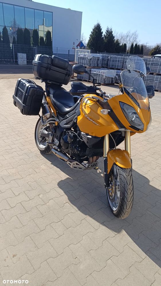 Triumph Tiger - 1