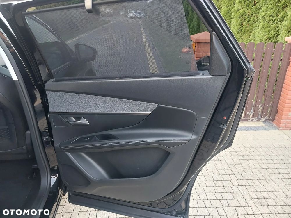 Peugeot 5008 BlueHDi 150 Allure - 24