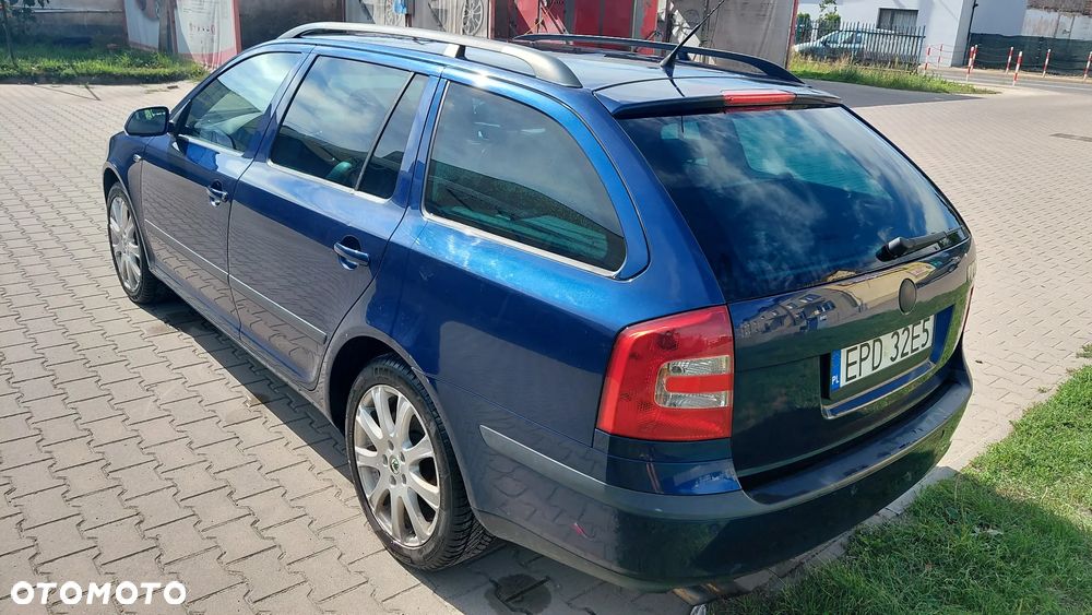 Skoda Octavia 2.0 FSI Automatik Laurin & Klement - 4
