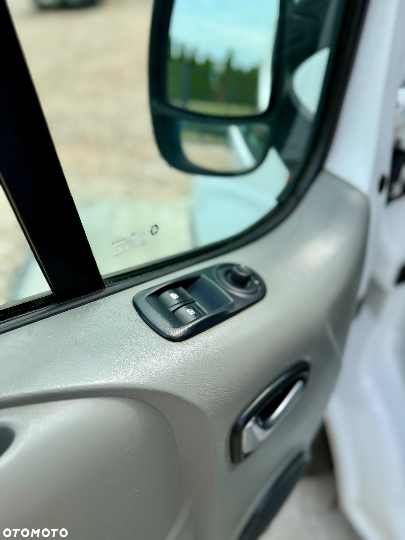 Opel Vivaro - 10