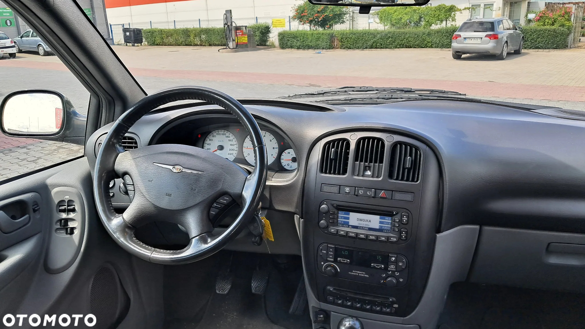 Chrysler Voyager 2.4 SE - 7