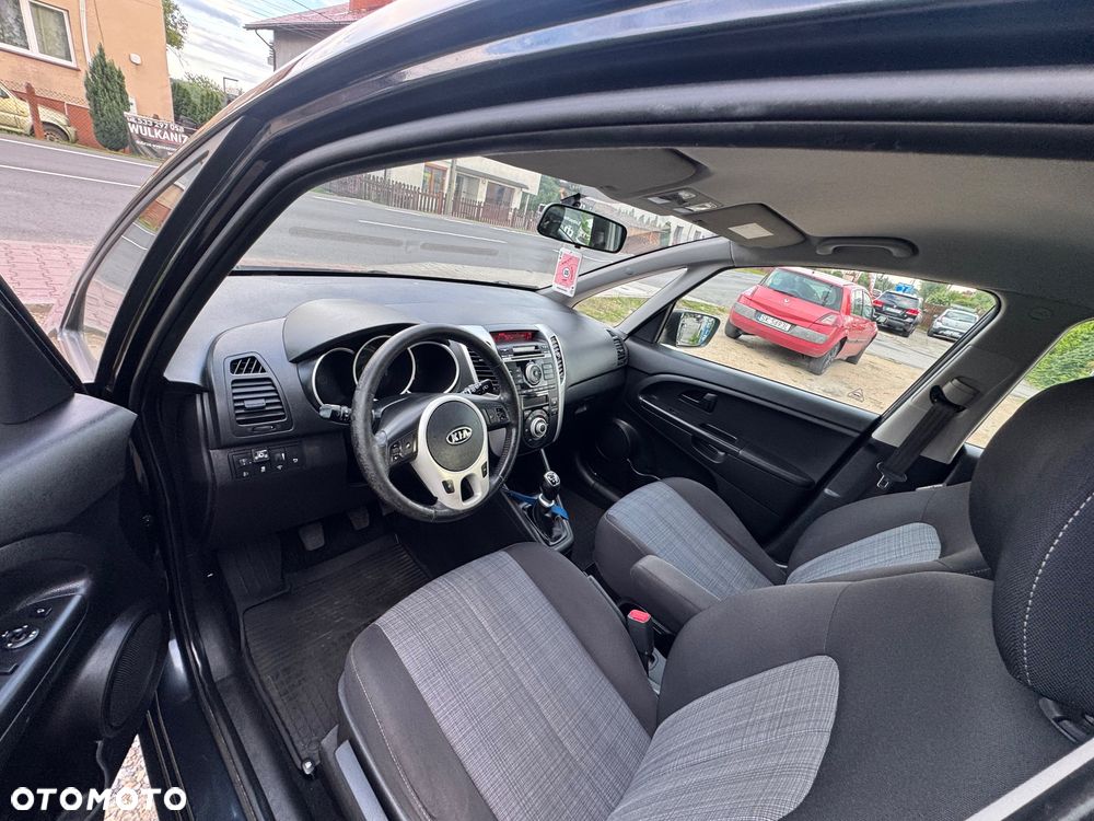 Kia Venga 1.4 CVVT Fifa World Cup Edition - 7