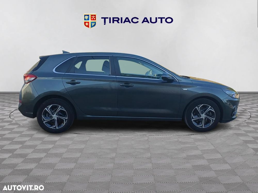 Hyundai i30 1.5 T-GDI 160CP MHEV 5DR M/T Highway - 6