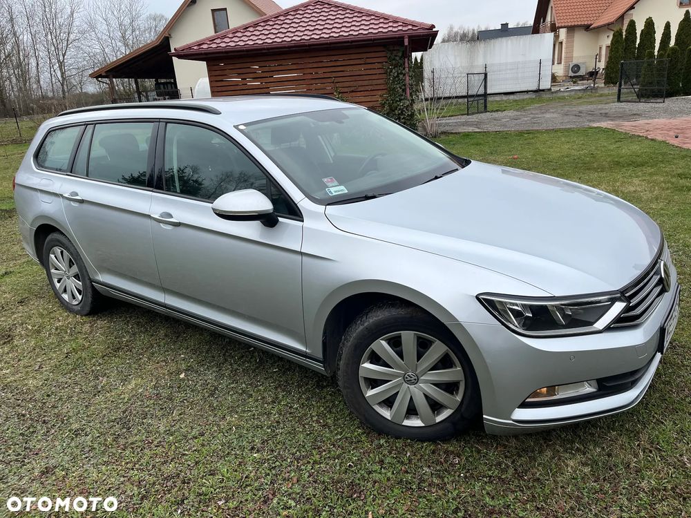 Volkswagen Passat - 1