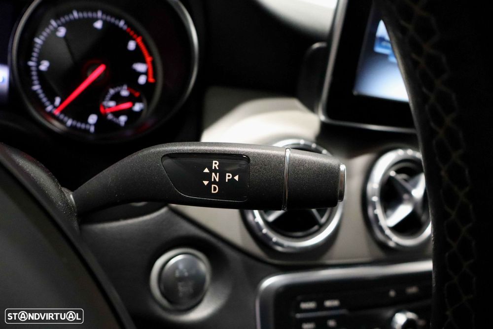Mercedes-Benz CLA 180 d Shooting Brake Urban Aut. - 22
