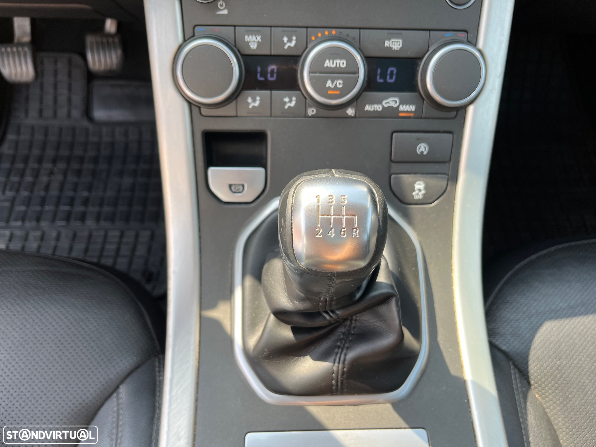 Land Rover Range Rover Evoque 2.0 TD4 SE Dynamic - 34