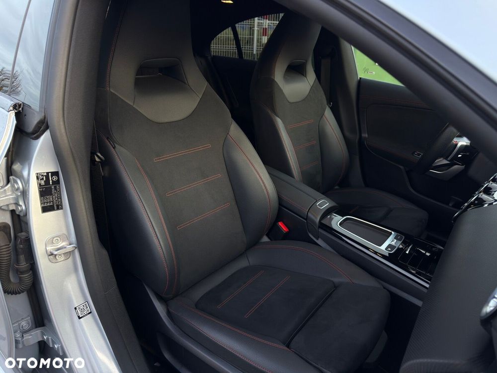 Mercedes-Benz CLA 200 d AMG Line 8G-DCT - 23