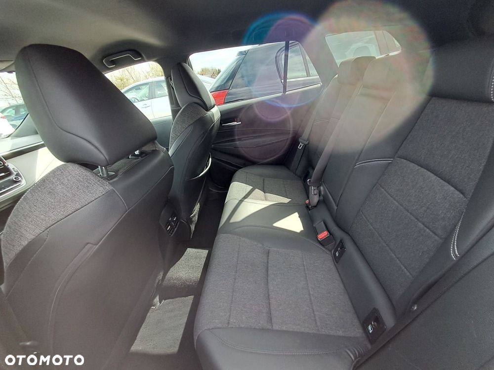 Toyota Corolla 1.8 Hybrid Comfort - 16