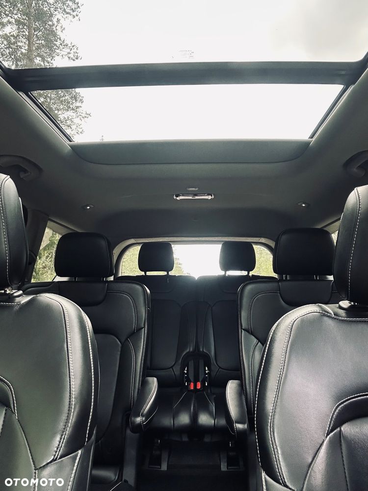 Jeep Grand Cherokee - 20