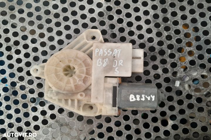 Motoras macara geam spate dreapta 5Q4959811H Volkswagen VW Passat B8 - 5