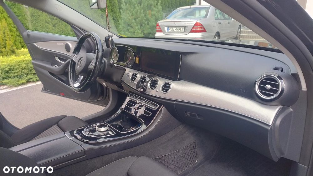 Mercedes-Benz Klasa E 220 d 4-Matic Business Edition 9G-TRONIC - 7