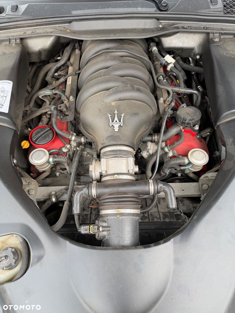 Maserati GranTurismo S Automat - 17