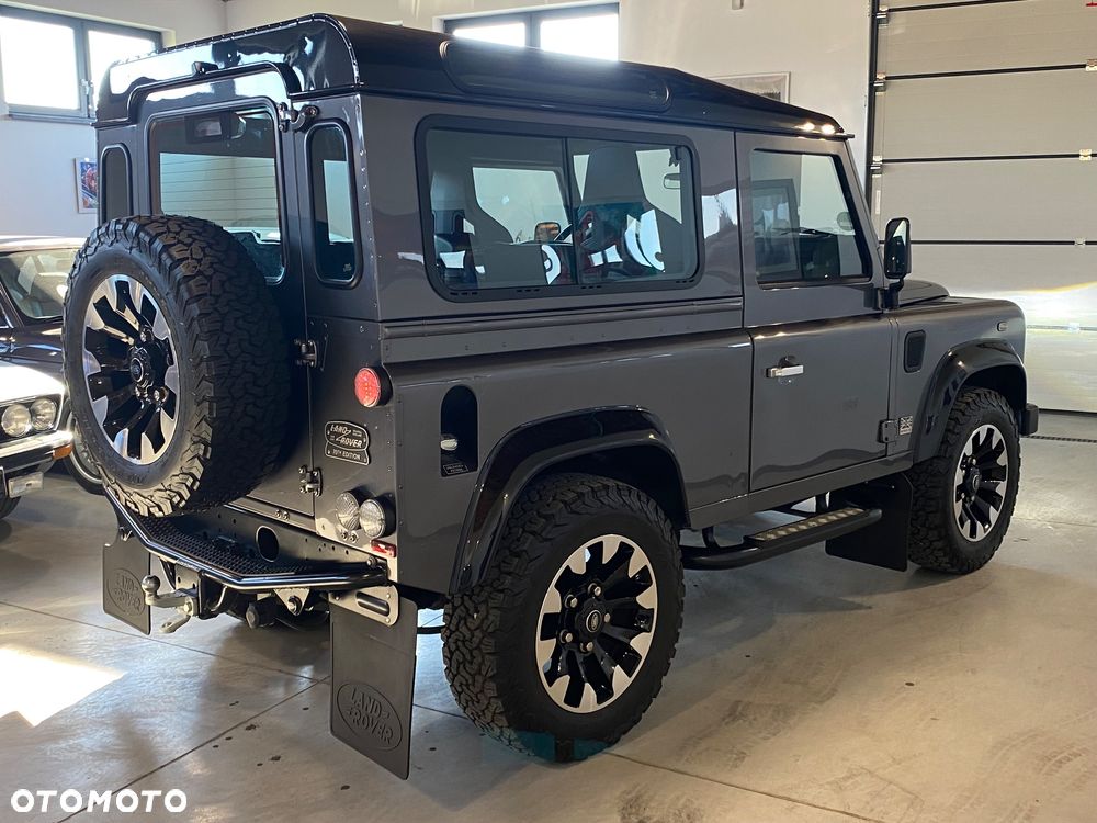 Land Rover Defender - 7