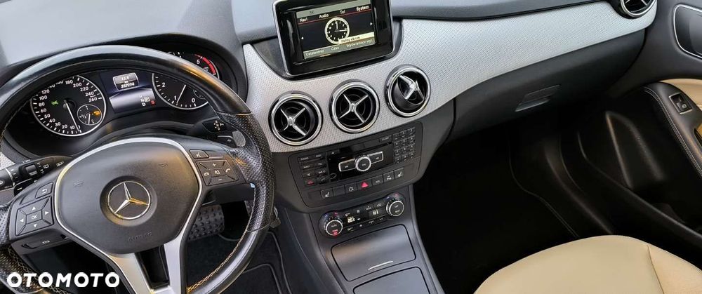 Mercedes-Benz Klasa B 220 d 4Matic 7G-DCT AMG Line - 26