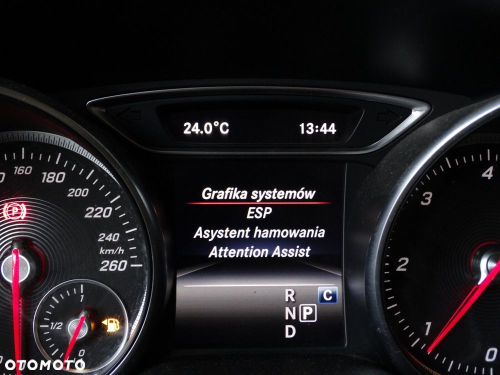 Mercedes-Benz GLA - 16