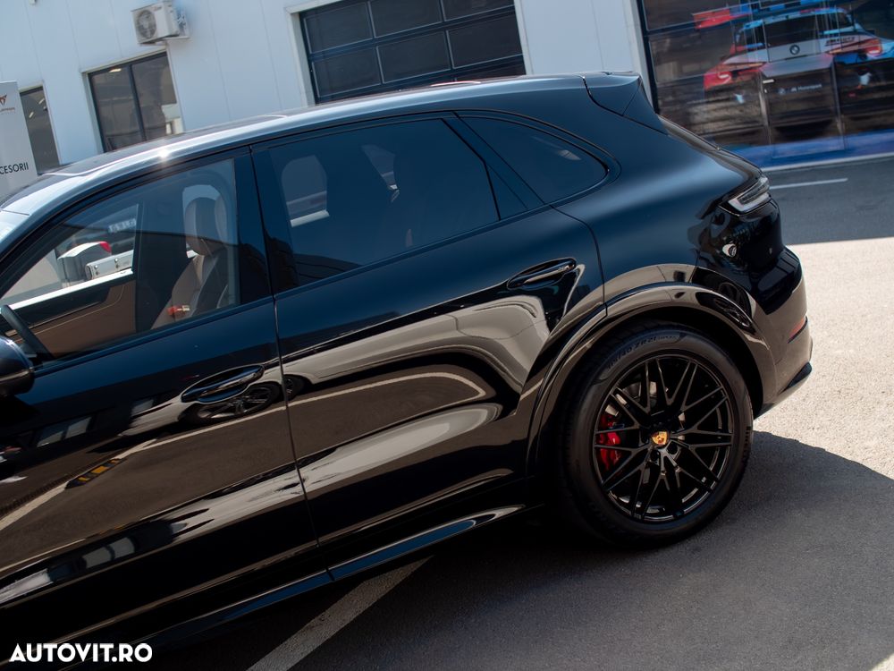 Porsche Cayenne - 41