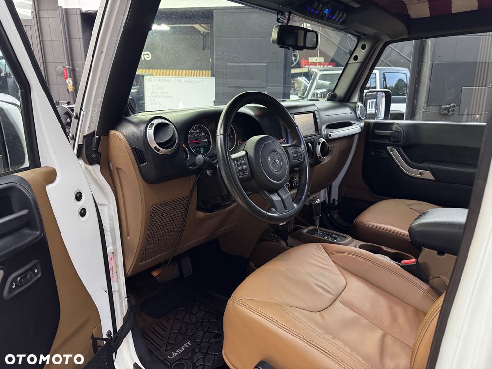 Jeep Wrangler 3.6 Unlim Sahara - 18