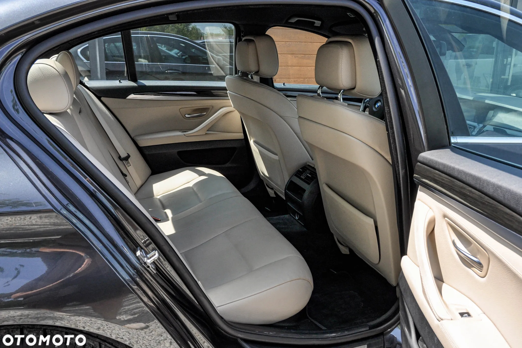BMW Seria 5 520i - 12