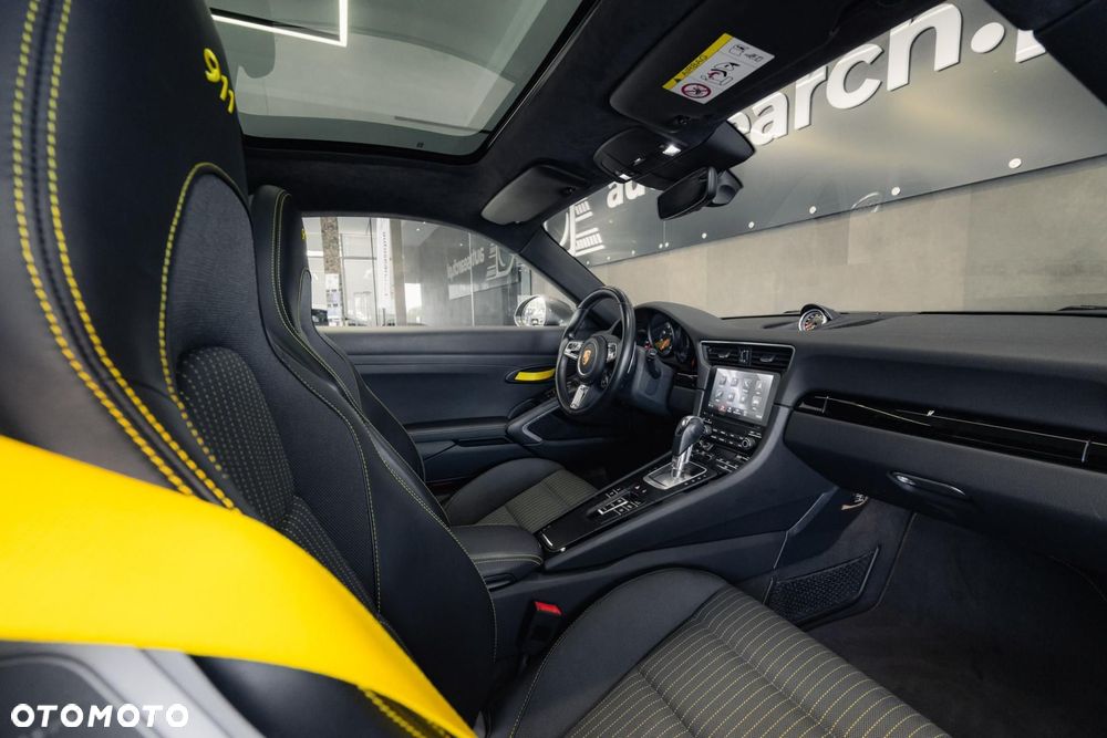 Porsche 911 Carrera T PDK - 36