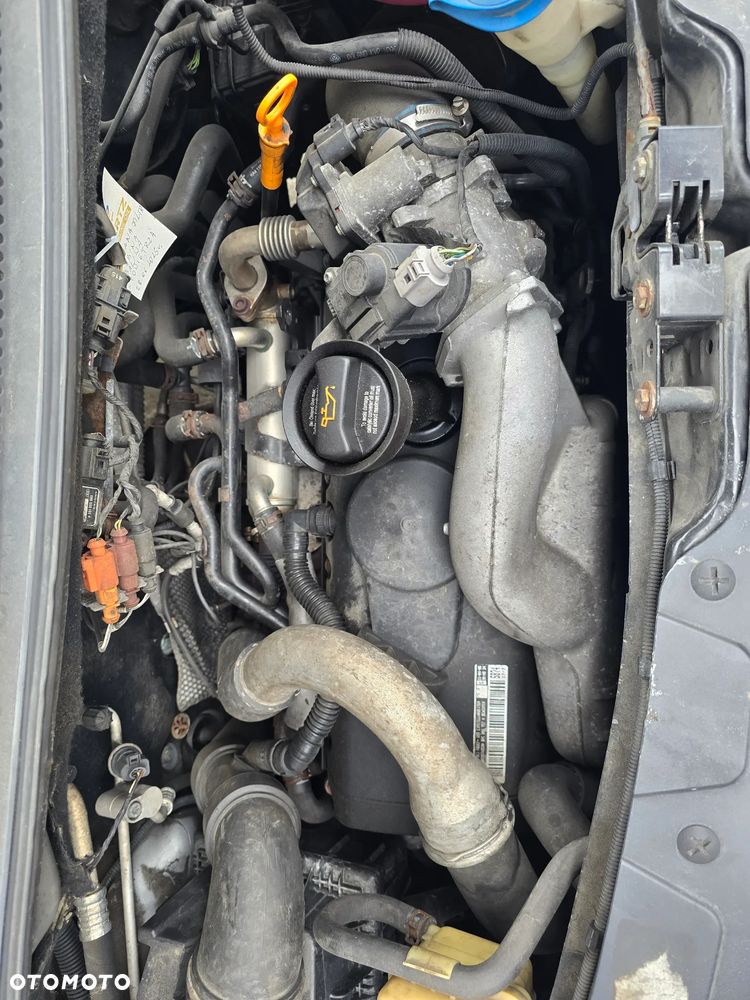 Volkswagen Caravelle - 13