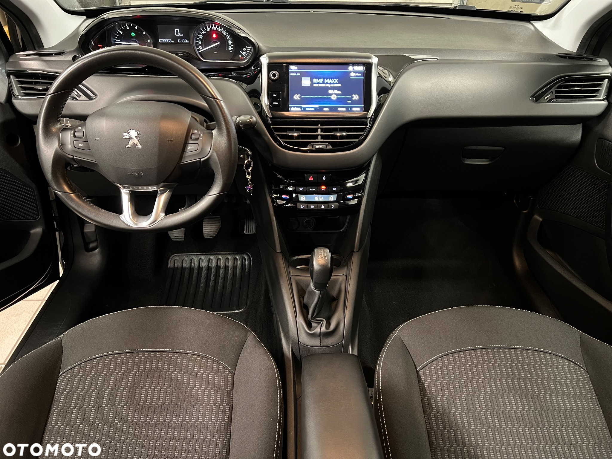 Peugeot 208 - 7