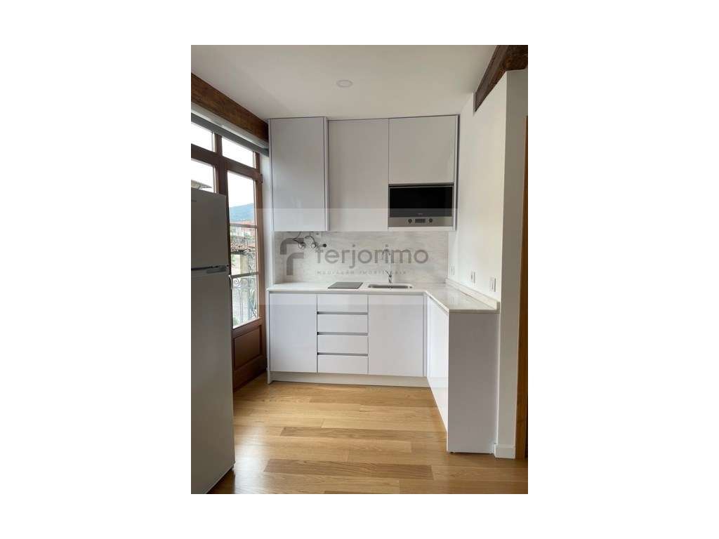 Apartamento T1 Centro da Cidade - mobilado e cozinha com eletrodomé... - Grande imagem: 3/12