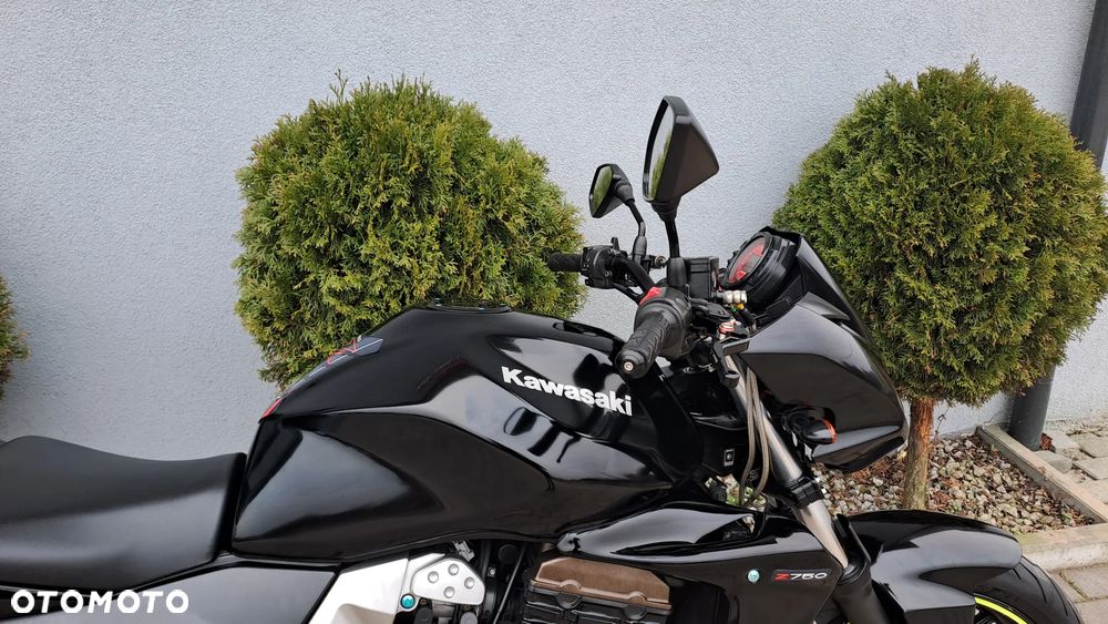Kawasaki Z - 12