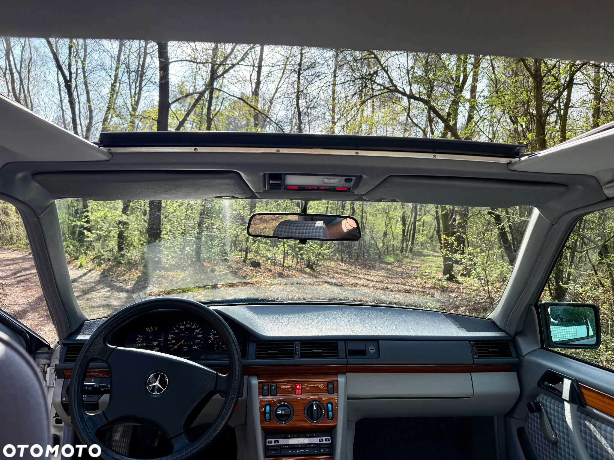 Mercedes-Benz W124 (1984-1993) - 11