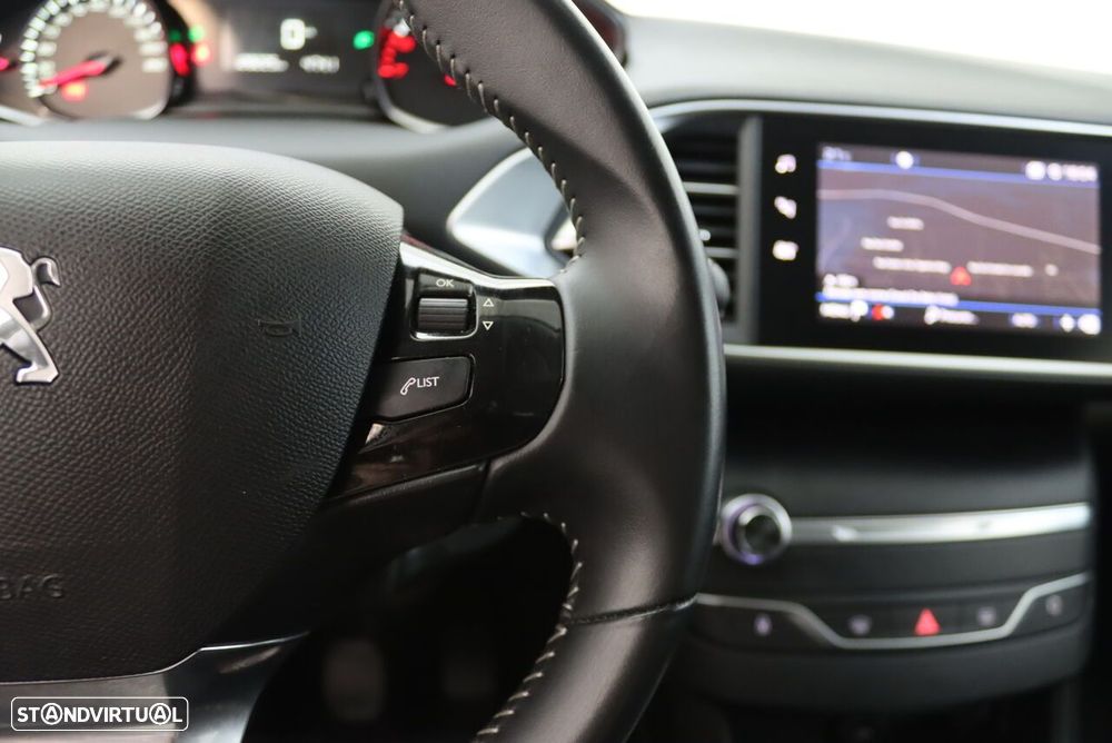 Peugeot 308 SW 1.2 PureTech Style - 12