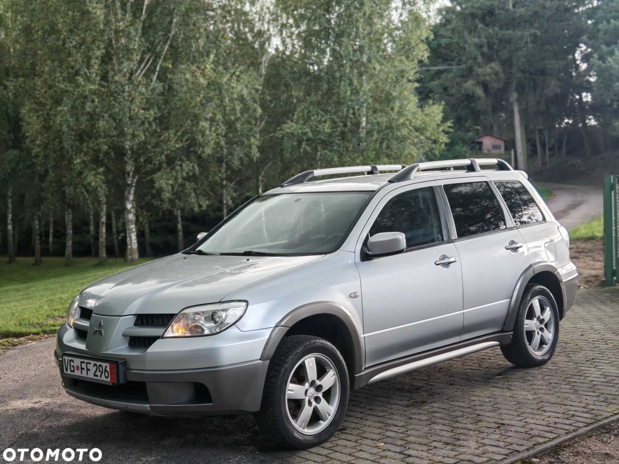 Mitsubishi Outlander - 1