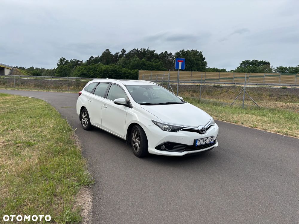 Toyota Auris - 2