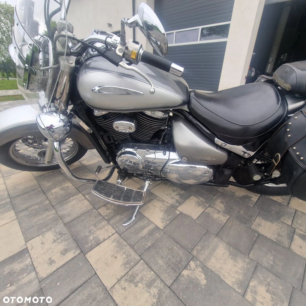 Suzuki Intruder - 3