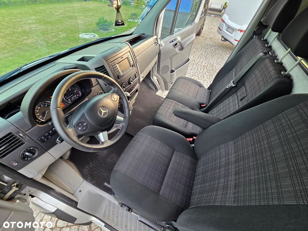 Mercedes-Benz Sprinter - 38