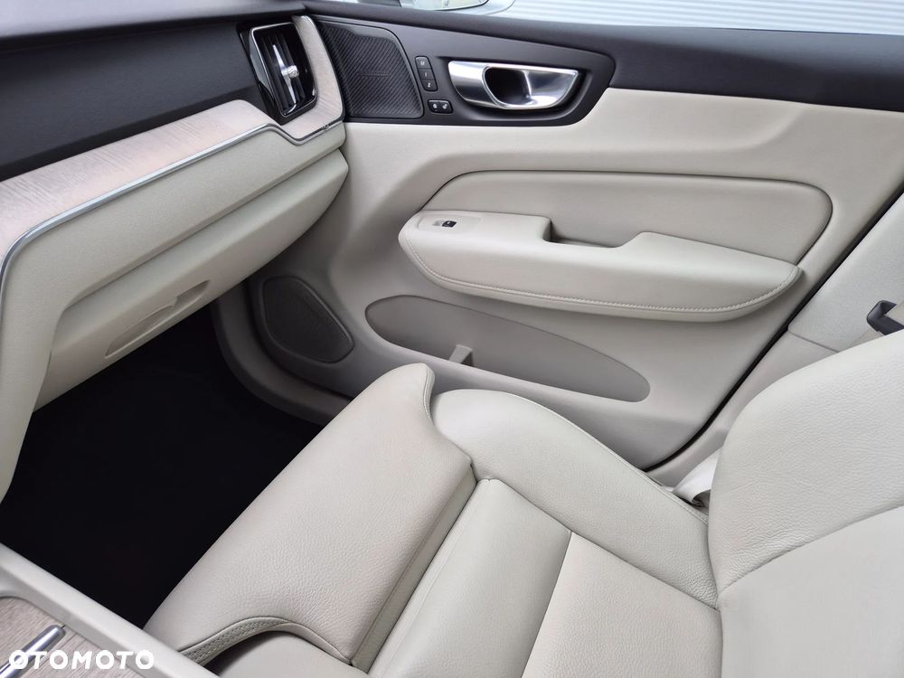 Volvo XC 60 B4 B Geartronic Inscription - 25