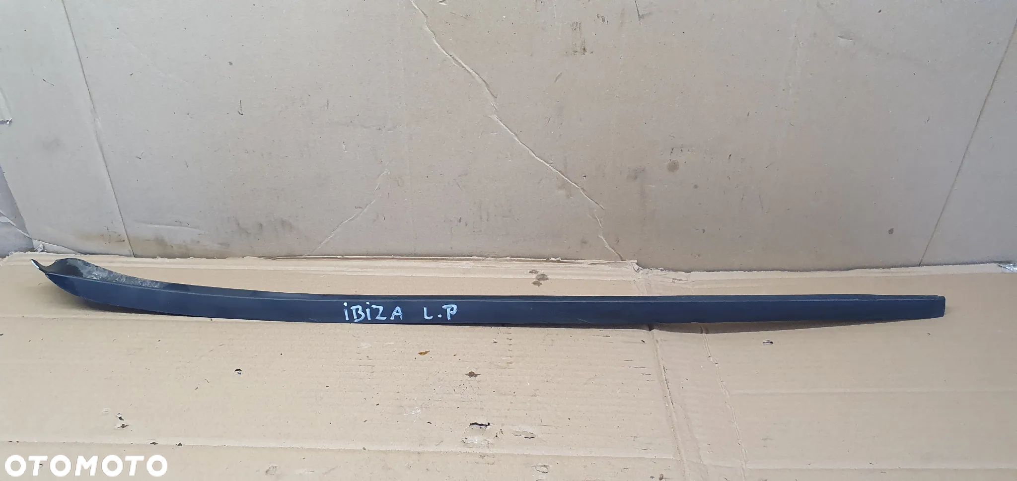 Listwa szyby czołowej lewy przód Seat Ibiza IV 6J0854319 - 1