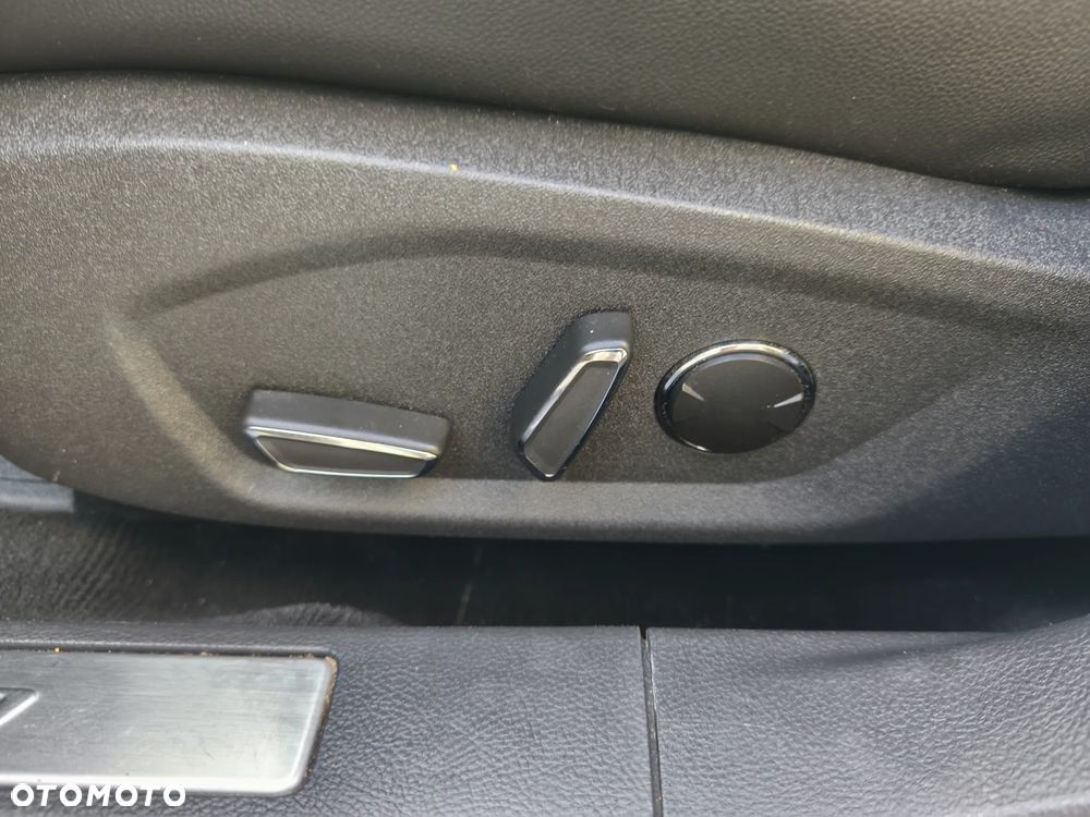 Ford Mondeo 2.0 TDCi Titanium PowerShift - 23