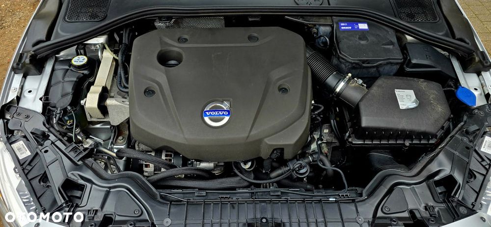 Volvo V60 D4 Momentum - 29