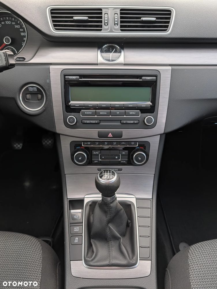 Volkswagen Passat 1.8 TSI Comfortline - 15
