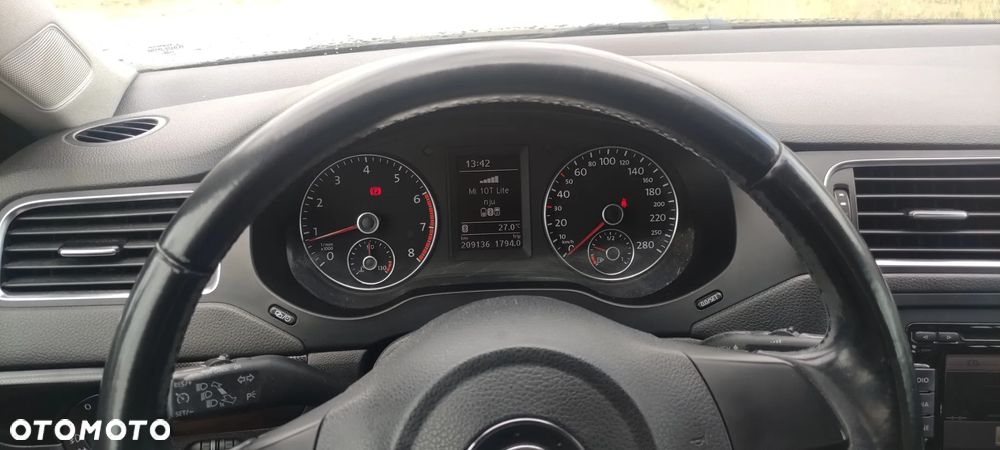 Volkswagen Jetta 1.2 TSI Comfortline - 2