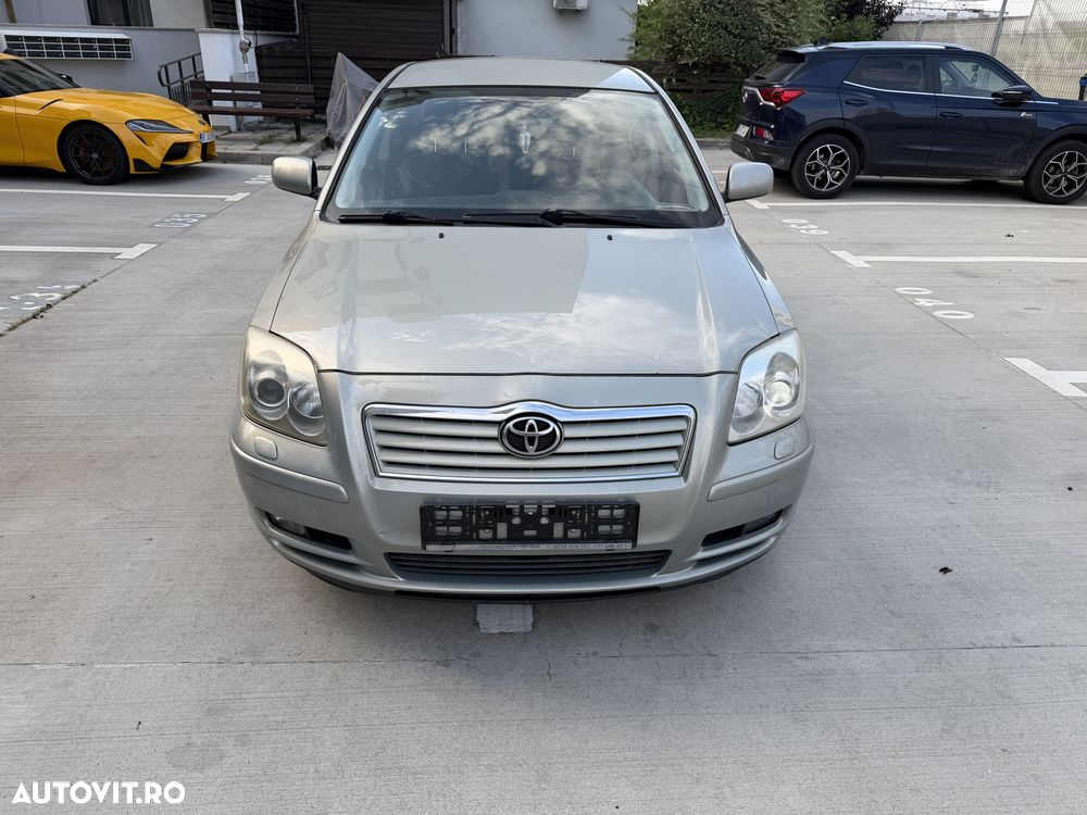 Toyota Avensis - 2