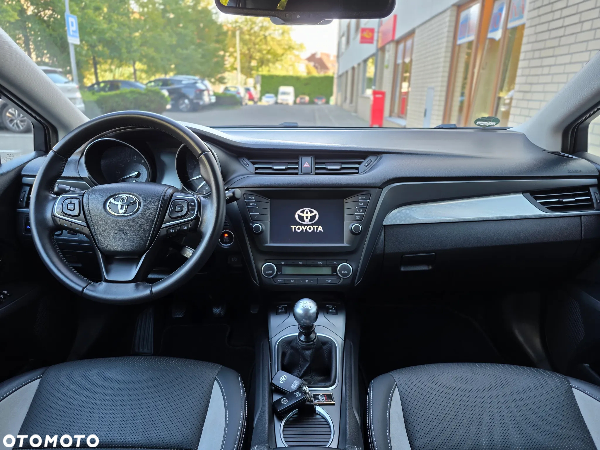 Toyota Avensis 1.8 Prestige - 28